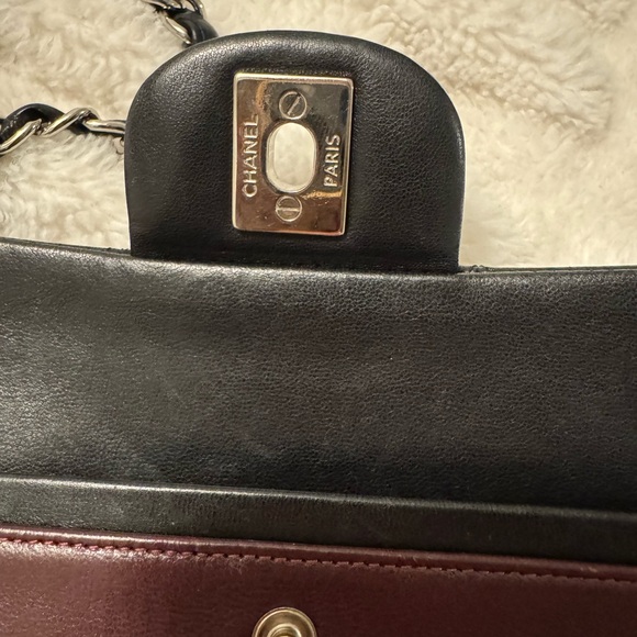 Chanel Classic Double Flap Medium Lambskin - Picture 6 of 9